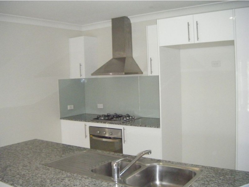 4 Sears Parade, North Lakes QLD 4509