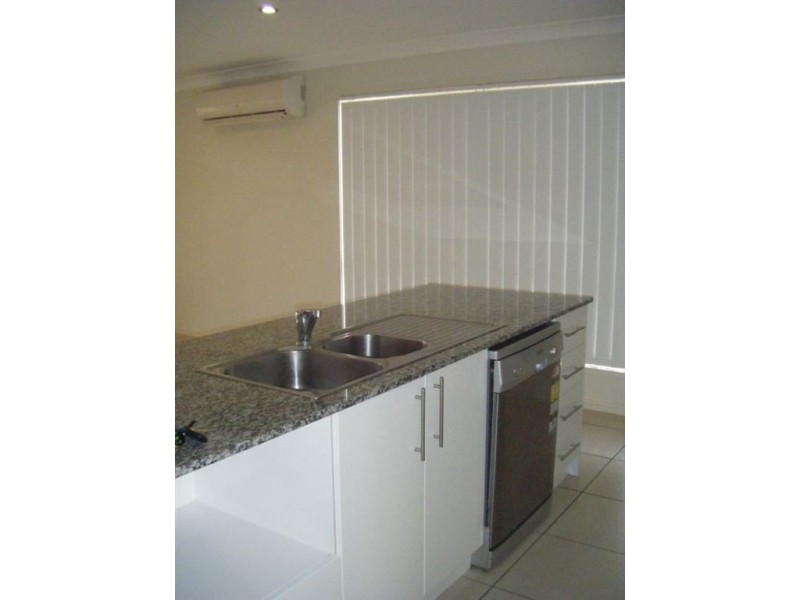 4 Sears Parade, North Lakes QLD 4509