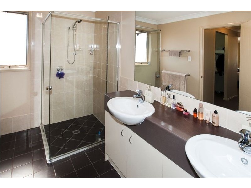 11 Pratincole Close, Mango Hill QLD 4509