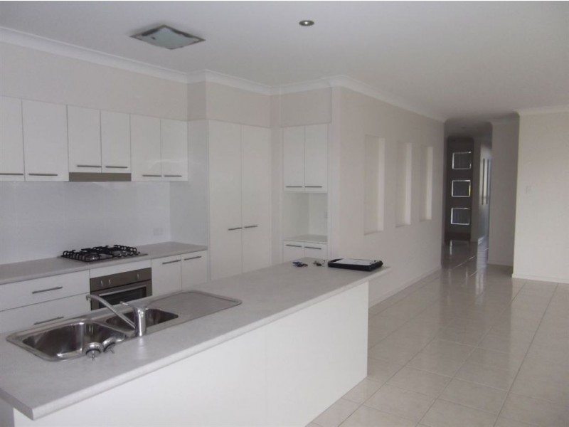 110 Mackintosh Drive, North Lakes QLD 4509