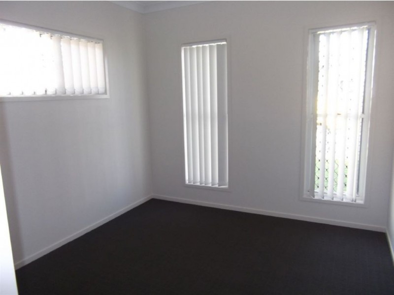 110 Mackintosh Drive, North Lakes QLD 4509