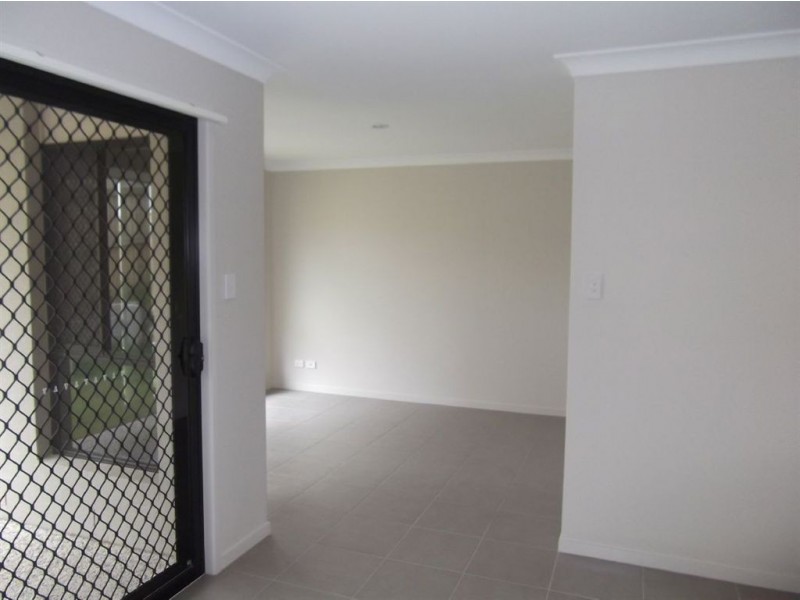 84 Mackintosh Drive, North Lakes QLD 4509