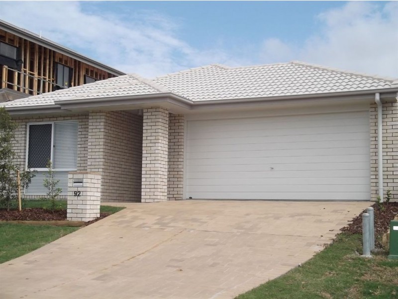 92 Mackintosh Drive, North Lakes QLD 4509