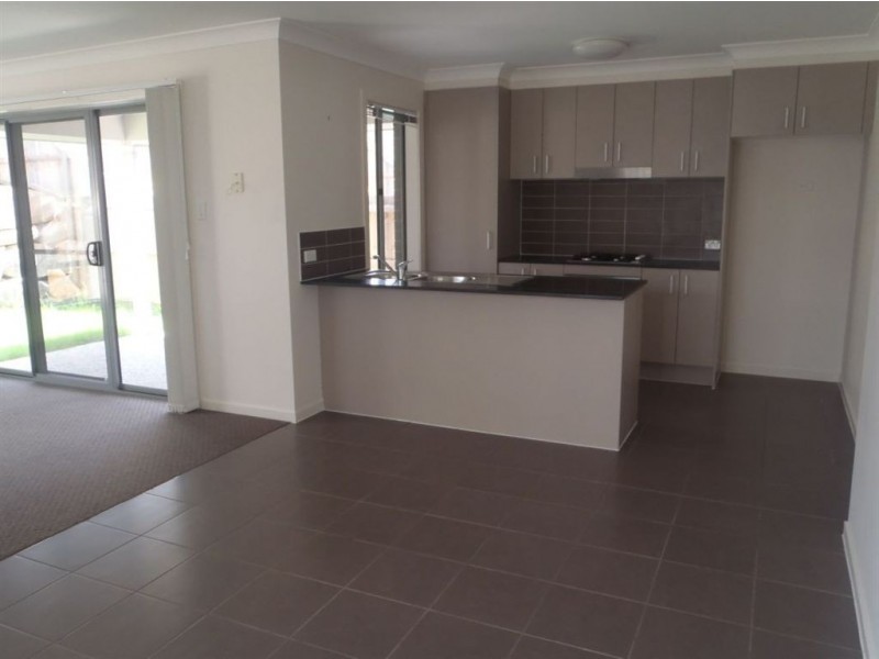 70 Mackintosh Drive, North Lakes QLD 4509