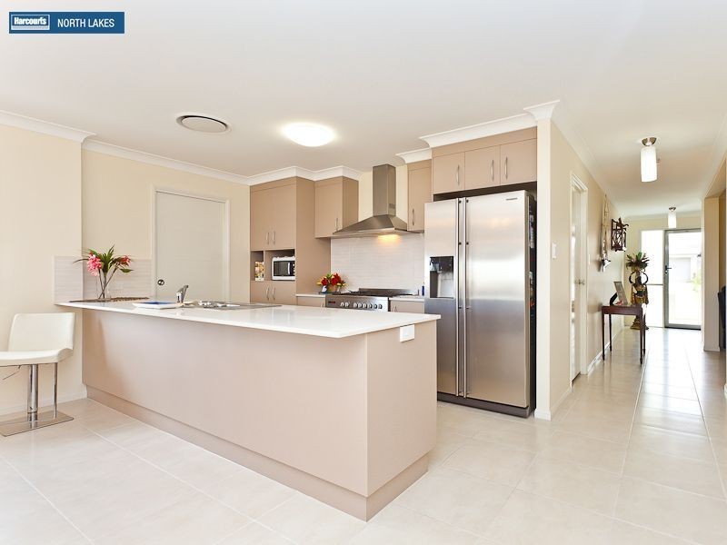 6 Nina Crescent, North Lakes QLD 4509