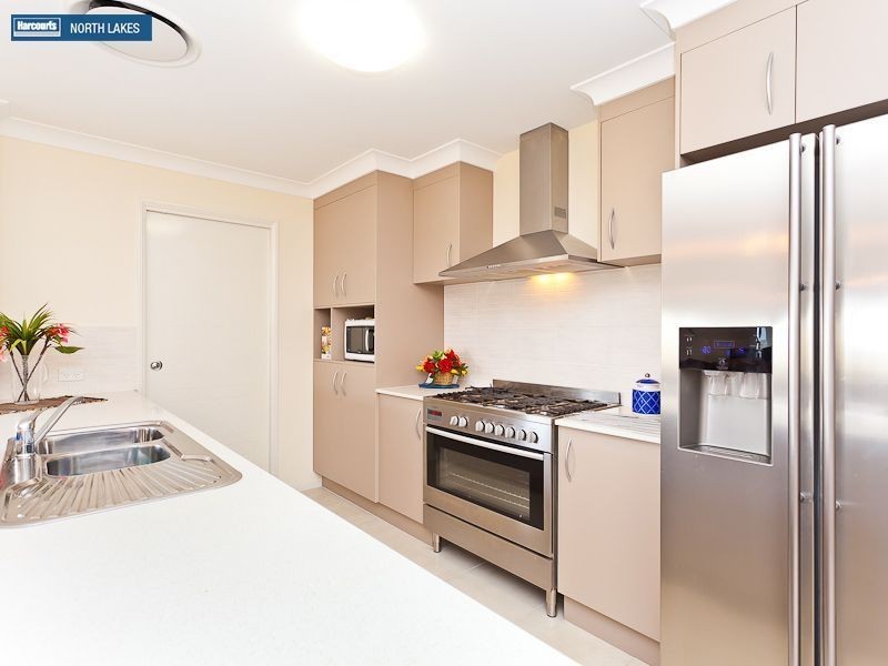 6 Nina Crescent, North Lakes QLD 4509