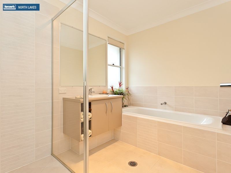 6 Nina Crescent, North Lakes QLD 4509