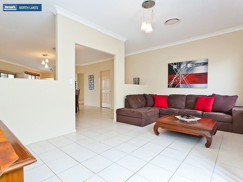 15 Kurrajong Circuit, North Lakes QLD 4509