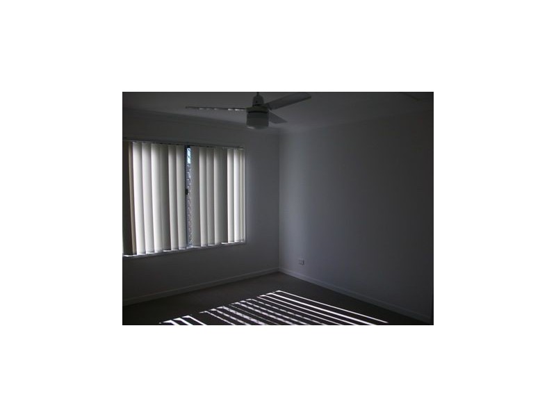 2/8 Carbeen Crescent, Lawnton QLD 4501