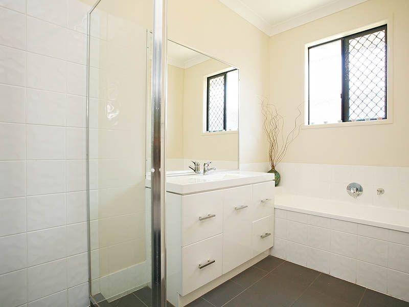 49 Kurrajong Circuit, North Lakes QLD 4509