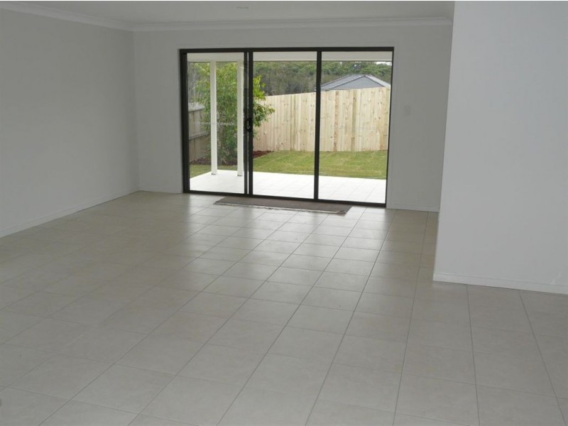 6 Elderflower Circuit, Griffin QLD 4503