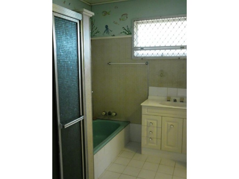 227 Scarborough Road, Scarborough QLD 4020