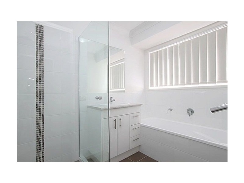 19 Cowen Terrace, North Lakes QLD 4509