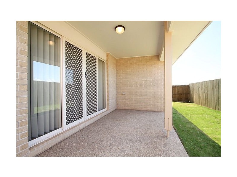 19 Cowen Terrace, North Lakes QLD 4509