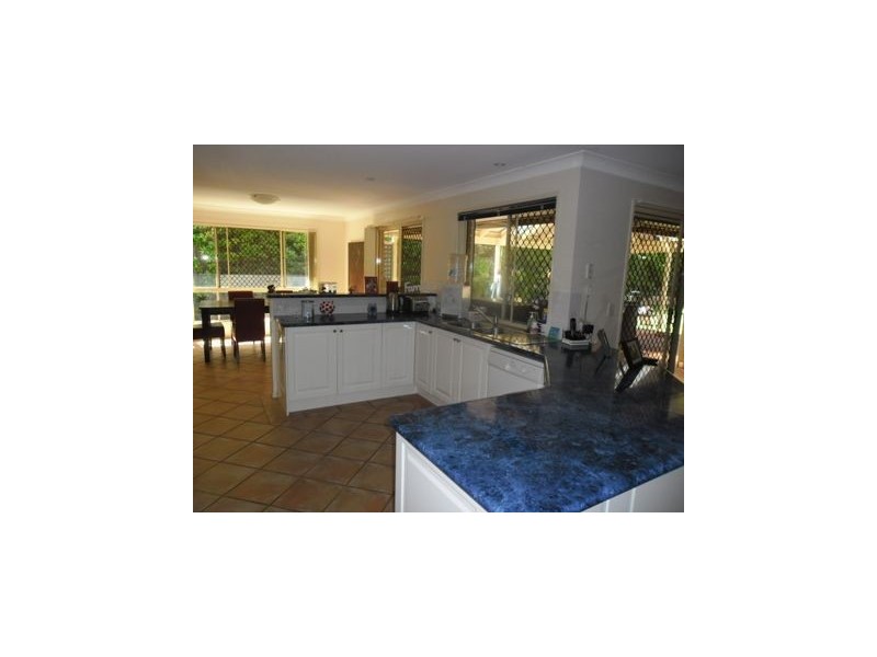 8 Chilton Crescent, North Lakes QLD 4509