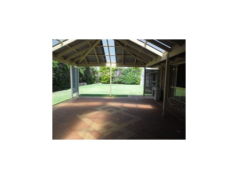 8 Chilton Crescent, North Lakes QLD 4509