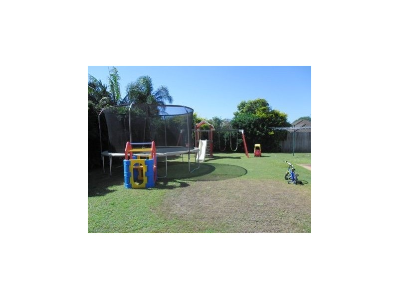 8 Chilton Crescent, North Lakes QLD 4509