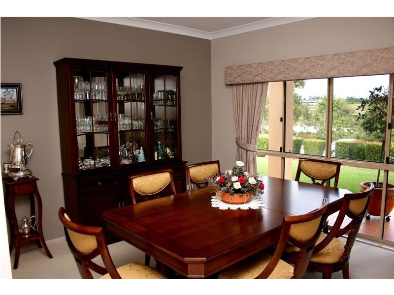 2 Chilton Crescent, North Lakes QLD 4509