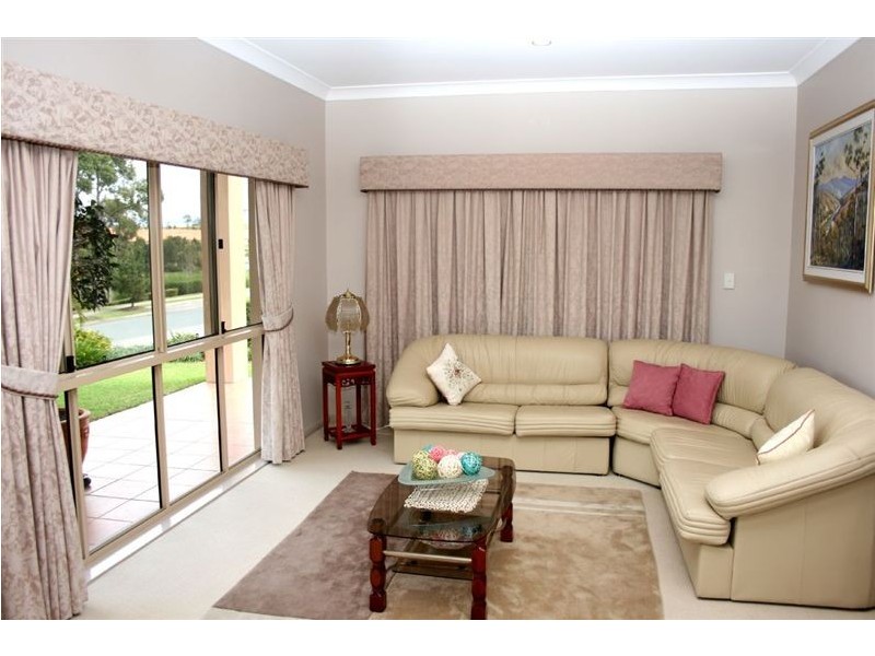 2 Chilton Crescent, North Lakes QLD 4509