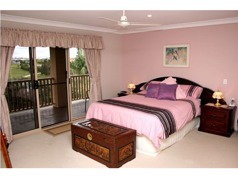 2 Chilton Crescent, North Lakes QLD 4509