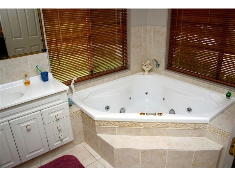 2 Chilton Crescent, North Lakes QLD 4509