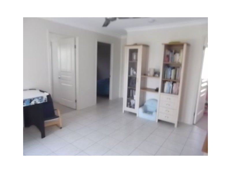 15 Dotterel Crescent, North Lakes QLD 4509