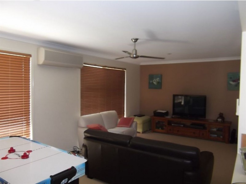 15 Dotterel Crescent, North Lakes QLD 4509