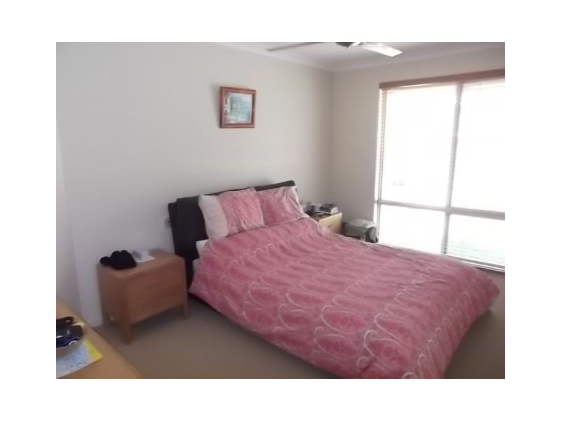15 Dotterel Crescent, North Lakes QLD 4509