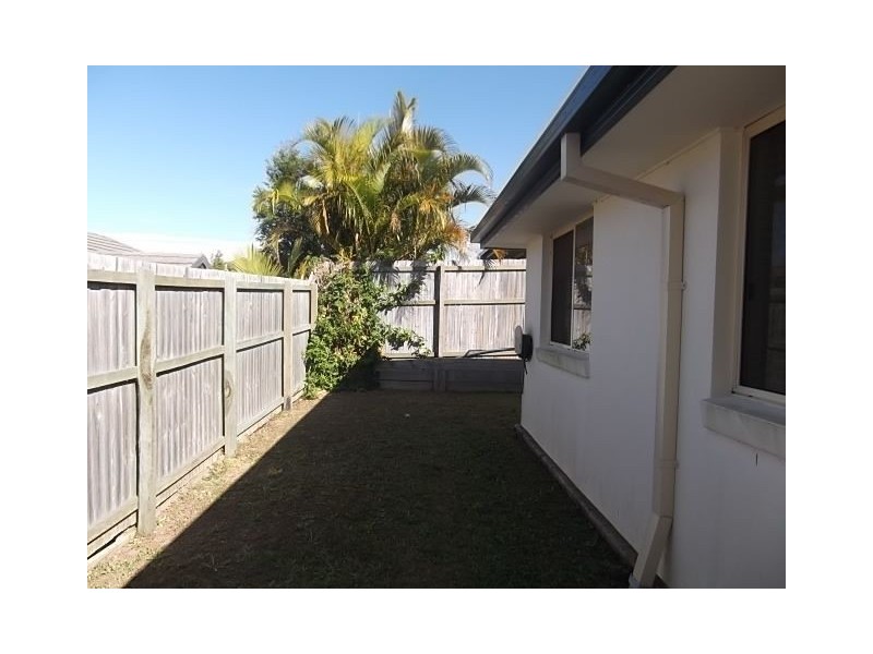 15 Dotterel Crescent, North Lakes QLD 4509