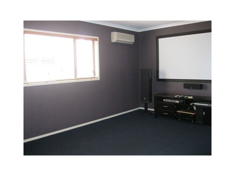 5 Pearson Court, North Lakes QLD 4509