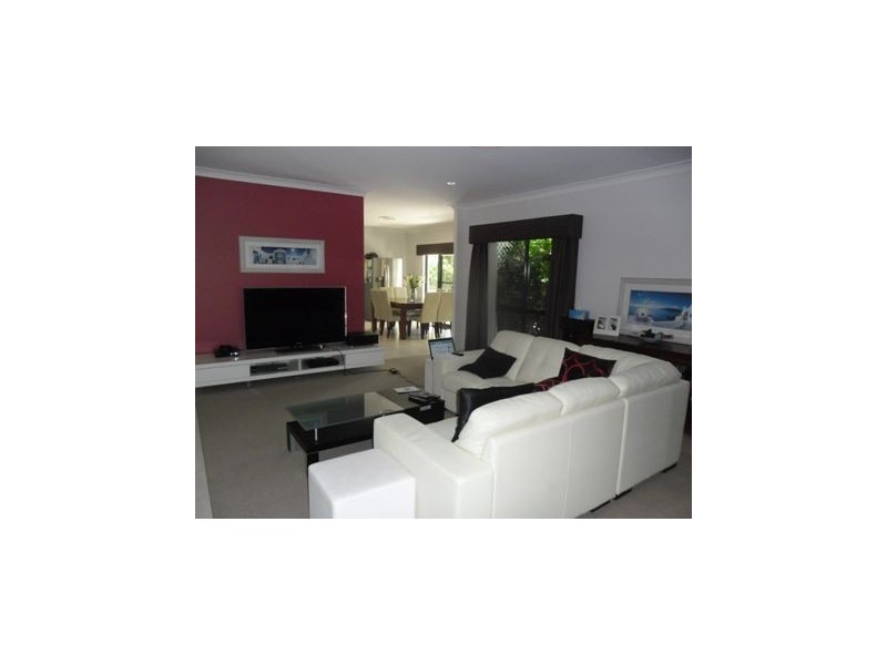 1 Douglas Circuit, North Lakes QLD 4509