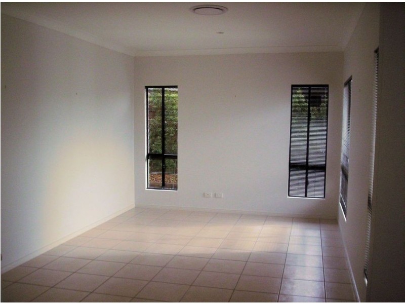 1 Douglas Circuit, North Lakes QLD 4509