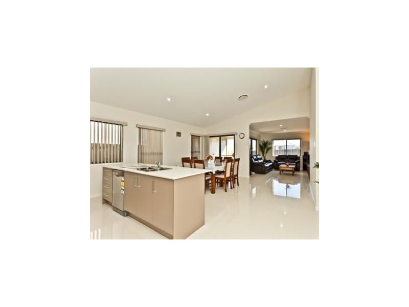 70 Daintree Circuit, North Lakes QLD 4509