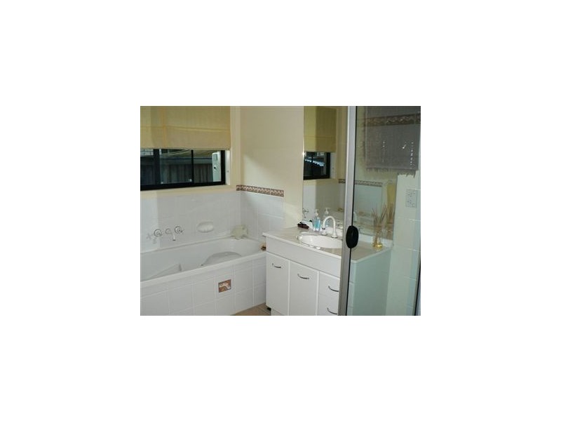 33 Grampion, North Lakes QLD 4509