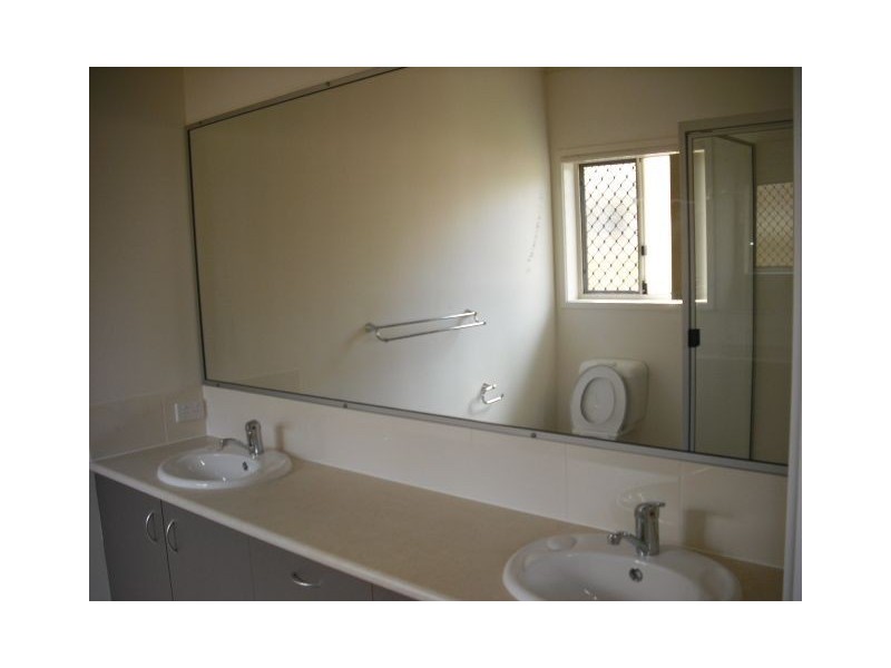 27 Klien, North Lakes QLD 4509