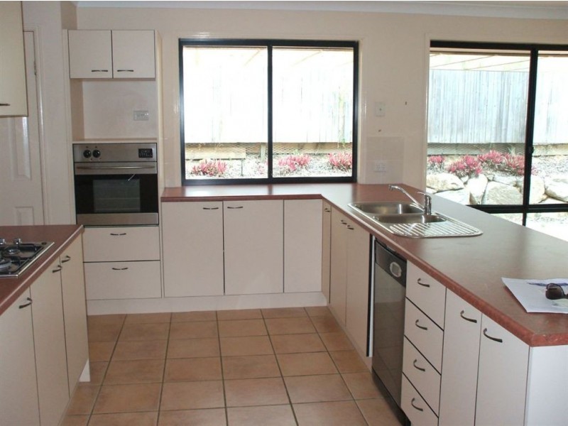 27 Cooksland  Cresent, North Lakes QLD 4509