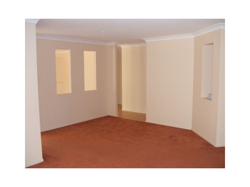 27 Cooksland  Cresent, North Lakes QLD 4509