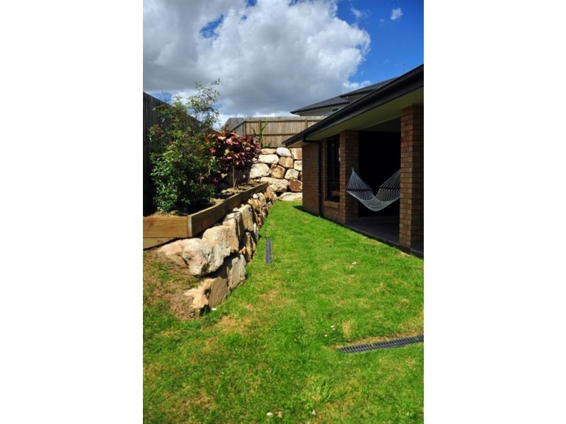 27 Sears Parade, North Lakes QLD 4509