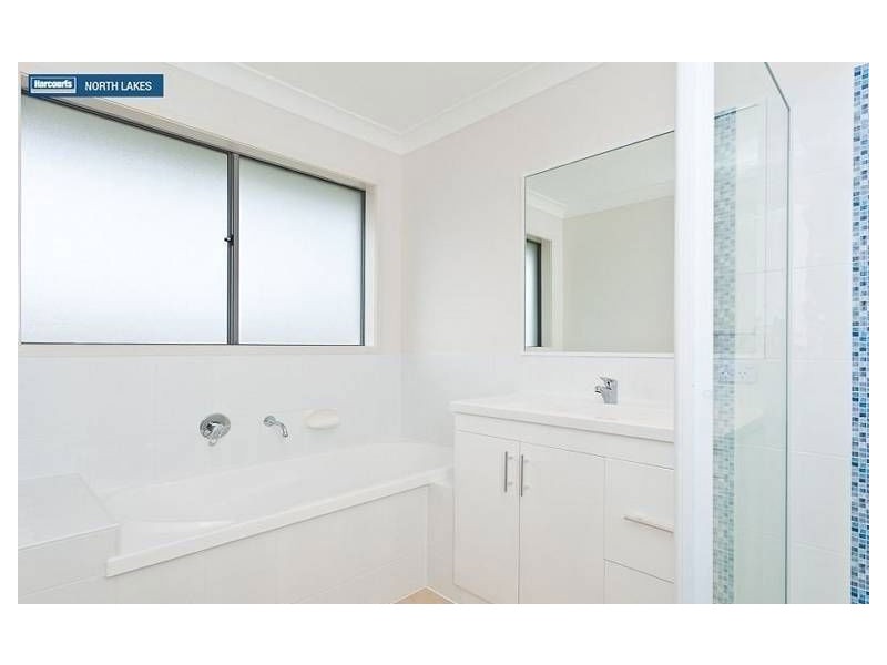 8 Melville Parade, North Lakes QLD 4509