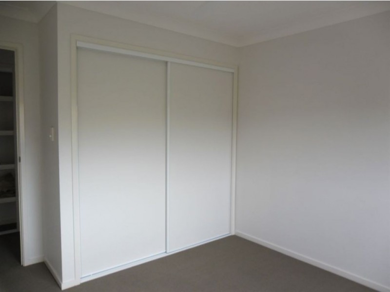 2/67 Glass House Circuit, Kallangur QLD 4503