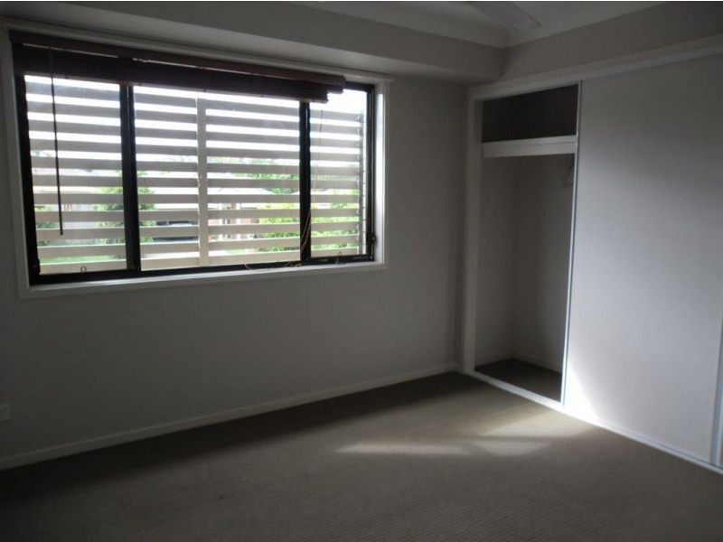 2/67 Glass House Circuit, Kallangur QLD 4503