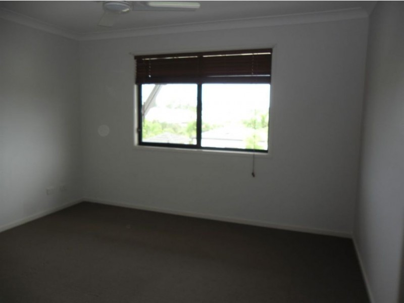 2/67 Glass House Circuit, Kallangur QLD 4503