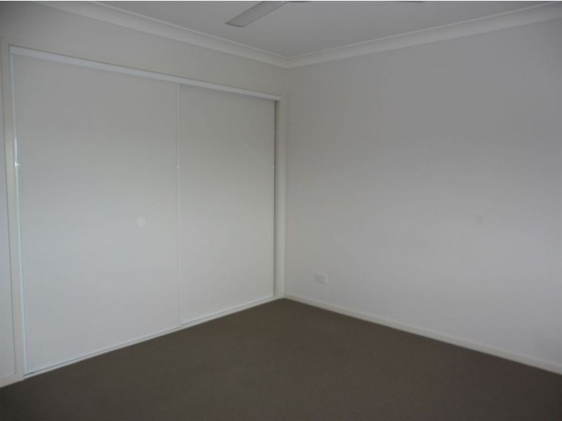 2/67 Glass House Circuit, Kallangur QLD 4503