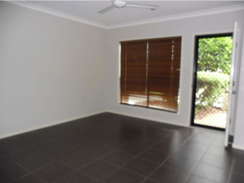 2/67 Glass House Circuit, Kallangur QLD 4503