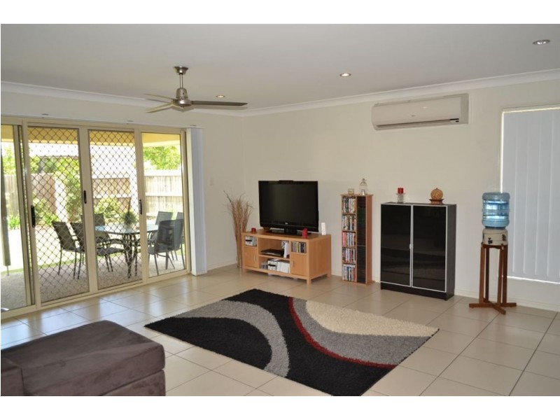 4 Sears Parade, North Lakes QLD 4509