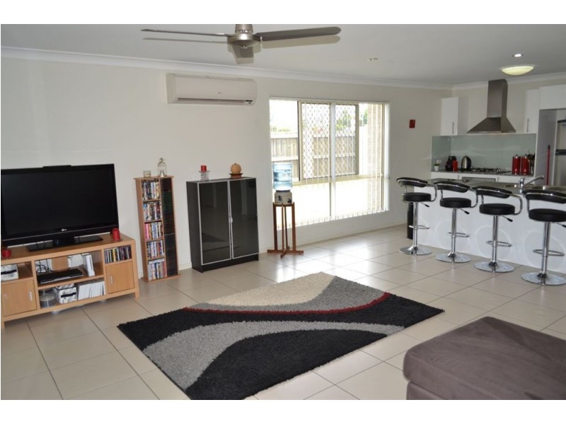 4 Sears Parade, North Lakes QLD 4509