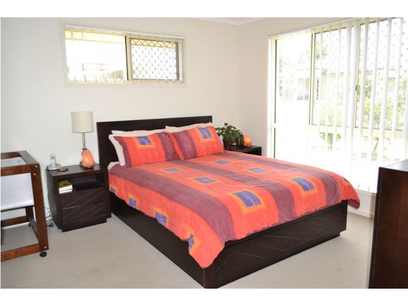 4 Sears Parade, North Lakes QLD 4509