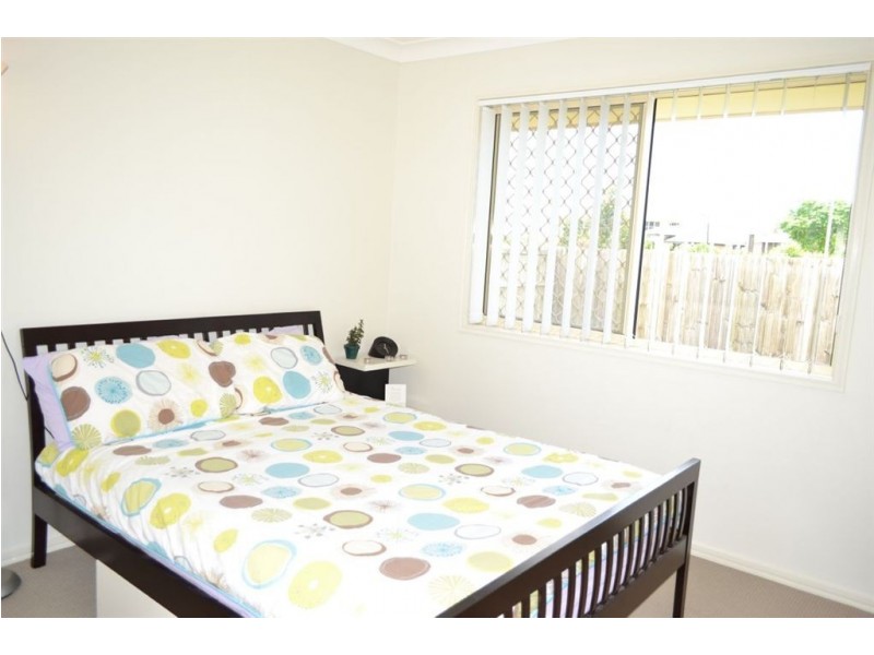 4 Sears Parade, North Lakes QLD 4509