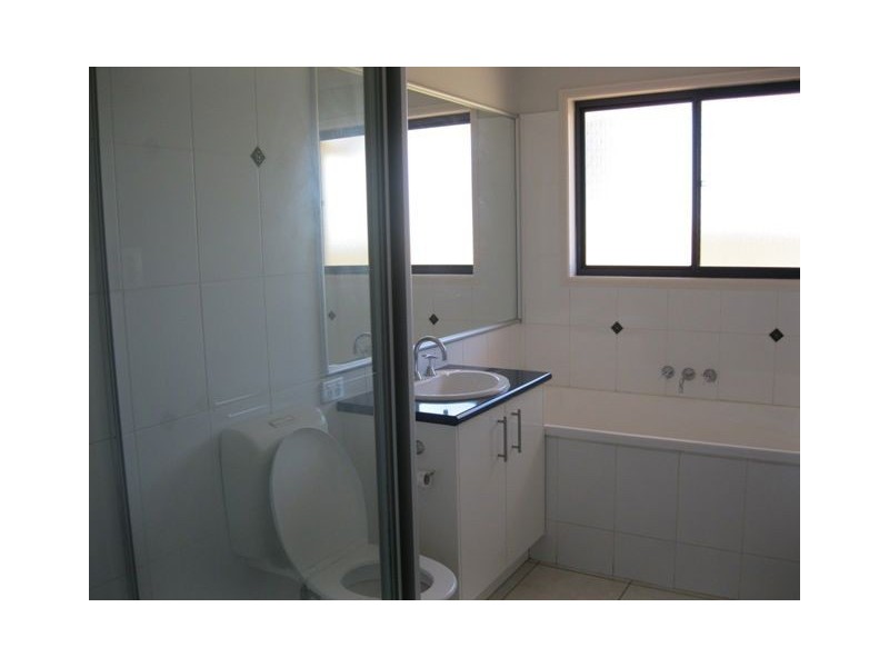8 Auburn, North Lakes QLD 4509