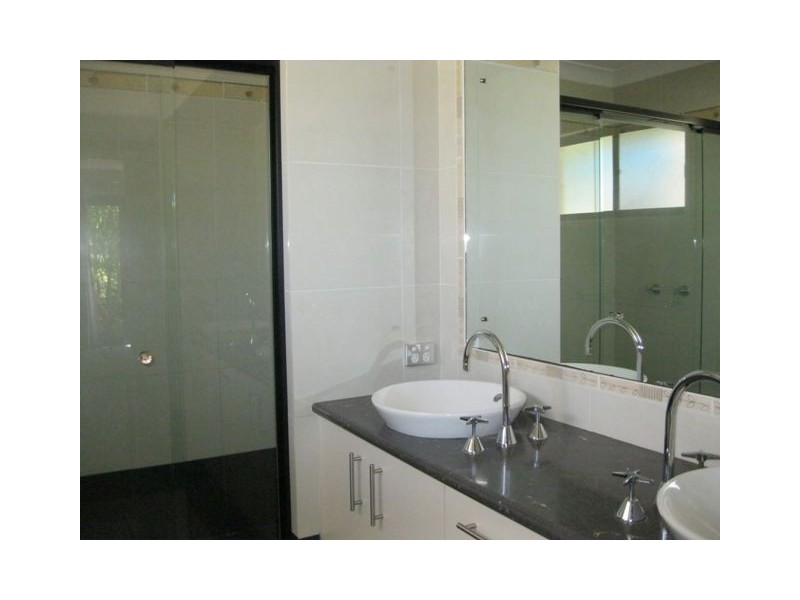 8 Auburn, North Lakes QLD 4509